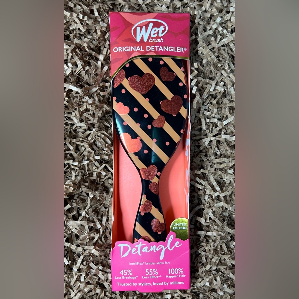 Wet Brush- Love Dancing Heart